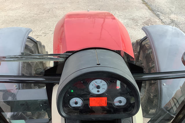 Image of Massey Ferguson 5711 equipment image 4