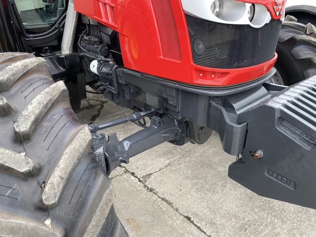 Image of Massey Ferguson 5713S equipment image 4