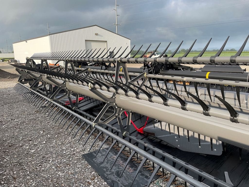 2018 Massey Ferguson 9255 Equipment Image0