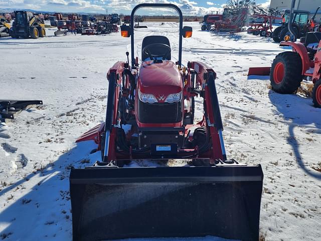 Image of Massey Ferguson GC1705 equipment image 2