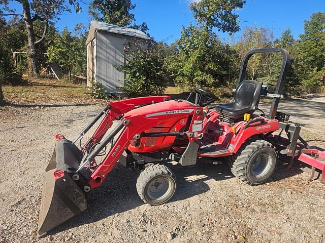 Image of Massey Ferguson GC1705 equipment image 1