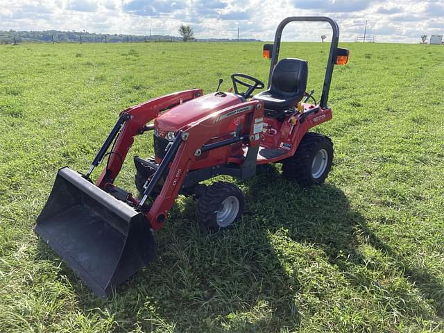 Image of Massey Ferguson GC1705 equipment image 1