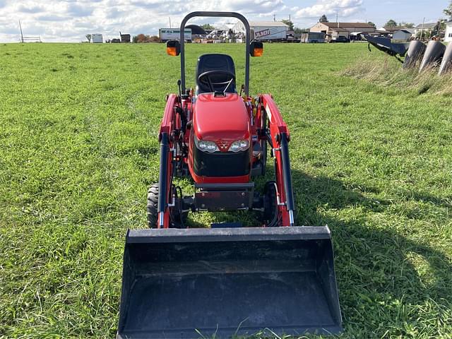 Thumbnail image Massey Ferguson GC1705 5