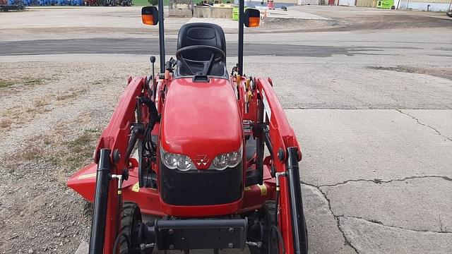 Image of Massey Ferguson GC1705 equipment image 4