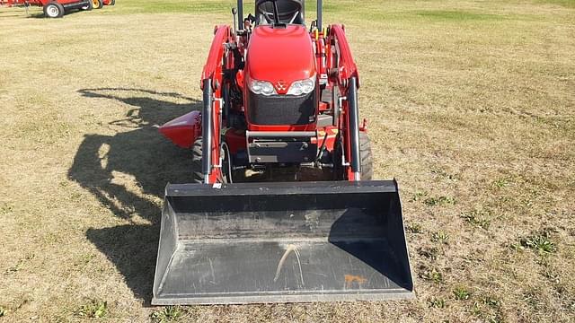 Image of Massey Ferguson GC1705 equipment image 2