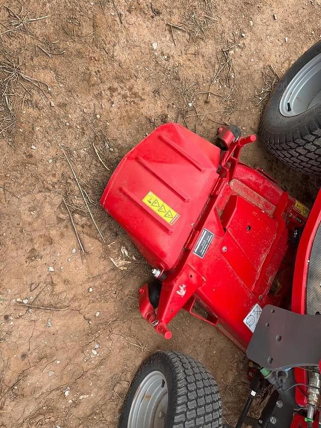 Image of Massey Ferguson GC1705 equipment image 2