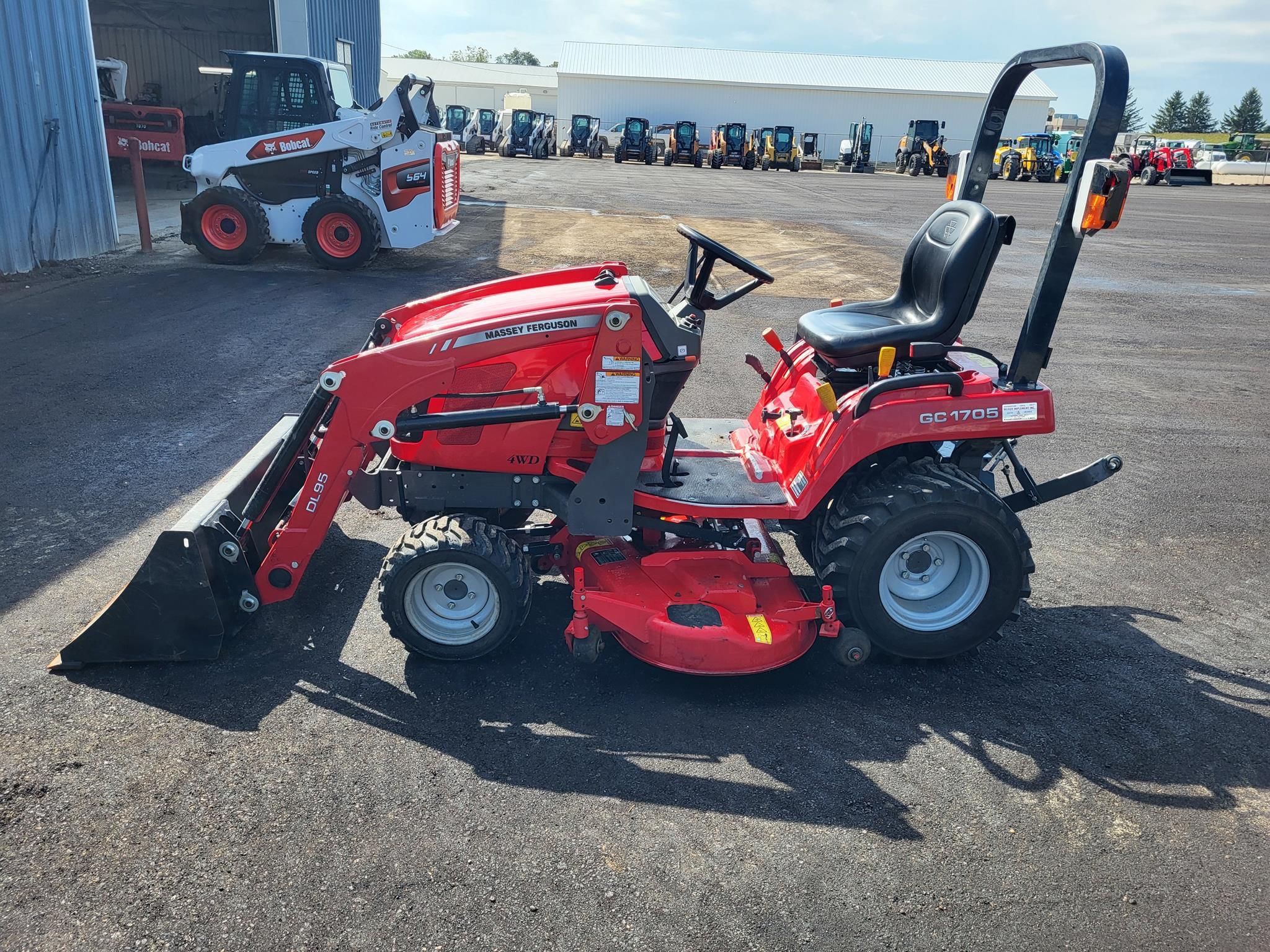 2018 Massey Ferguson GC1705 Equipment Image0