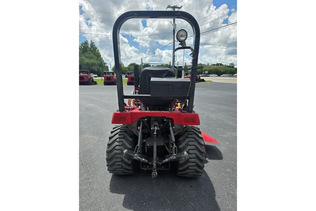 Image of Massey Ferguson GC1715 equipment image 4