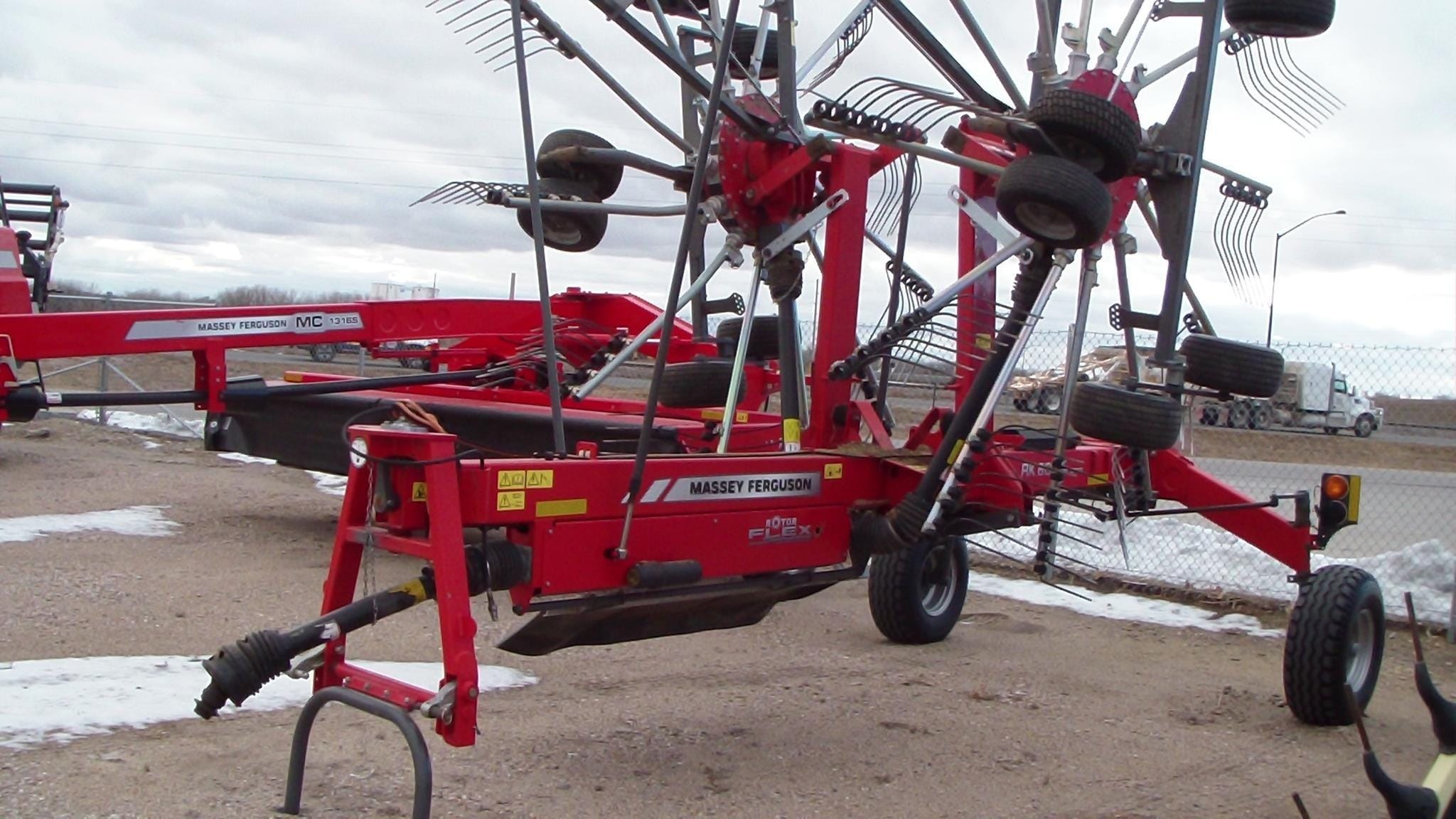 2018 Massey Ferguson RK802 Equipment Image0