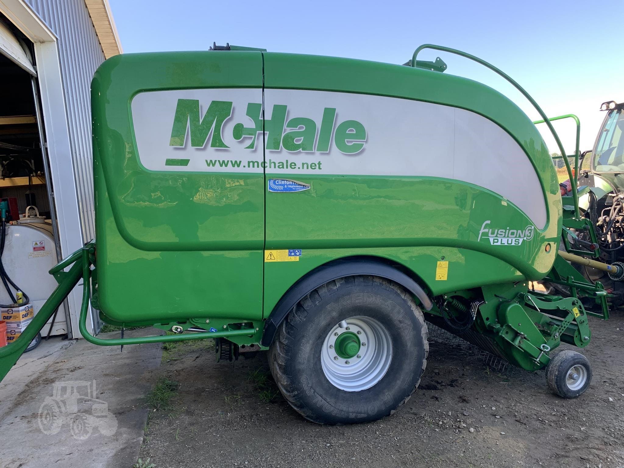 2018 McHale Fusion 3 Plus Equipment Image0