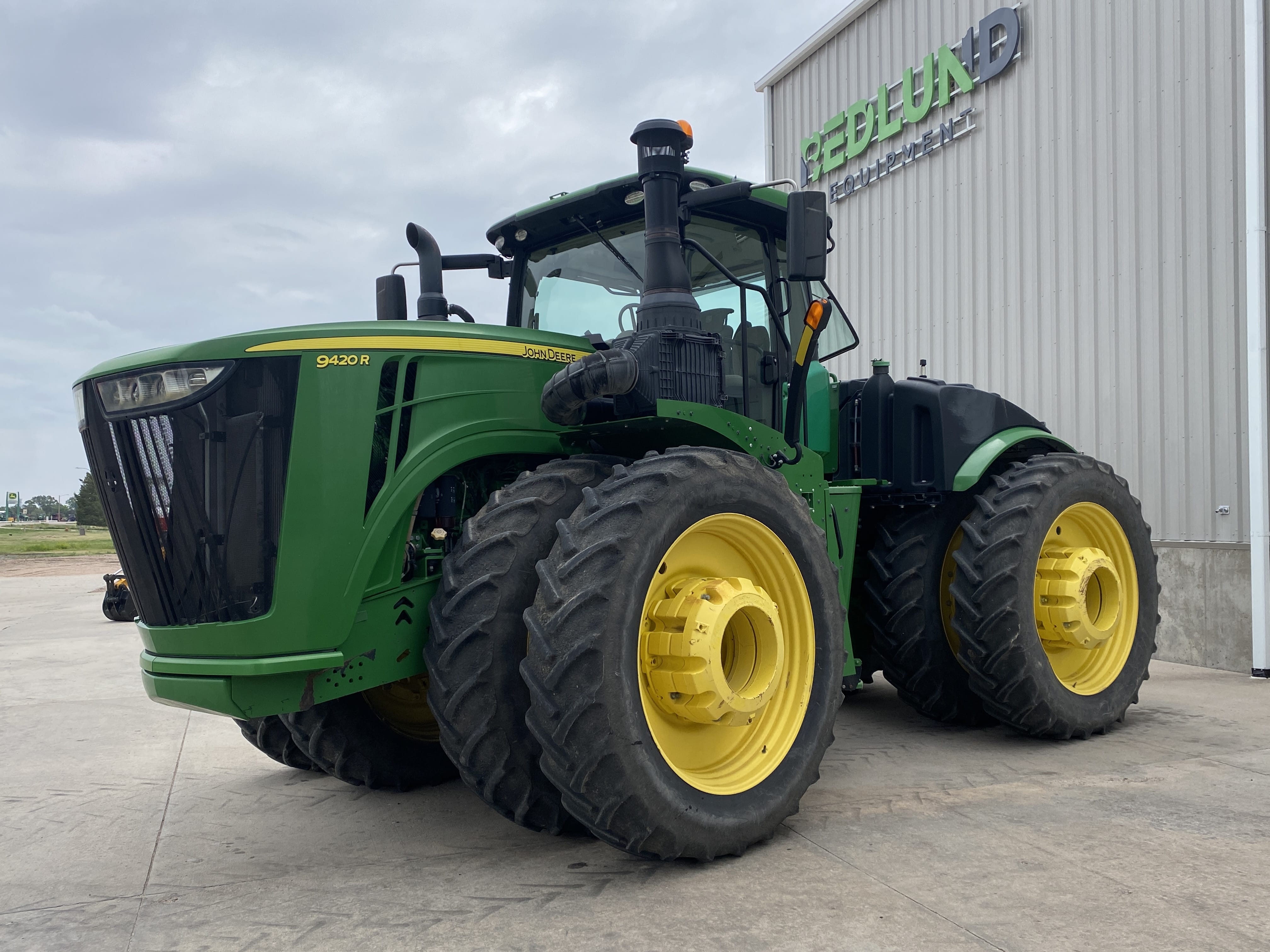 2018 John Deere 9420R Equipment Image0