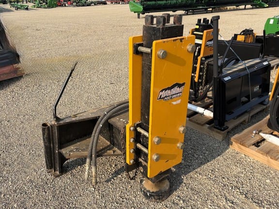 2018 Montana 1500E Equipment Image0