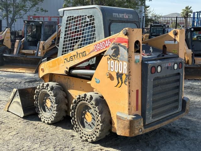 Image of Mustang 1900R equipment image 3