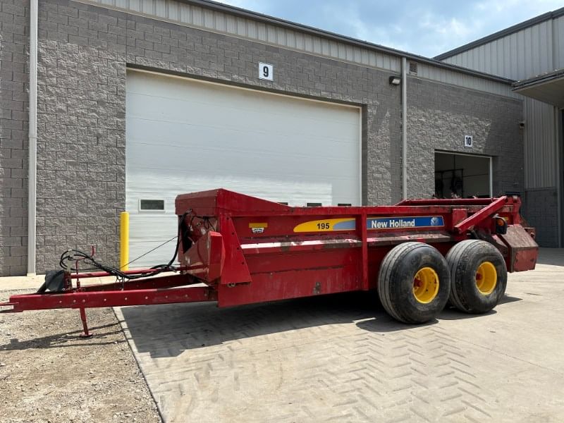 2018 New Holland 195 Equipment Image0