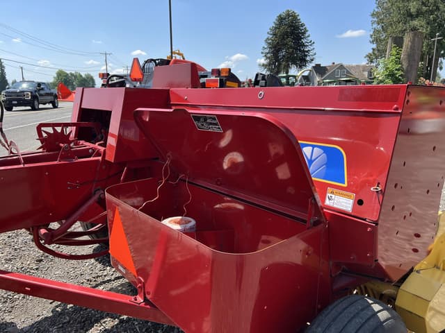 Image of New Holland BC5060 equipment image 4