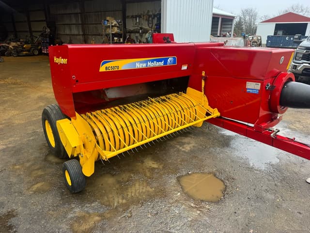 Image of New Holland BC5070 equipment image 1