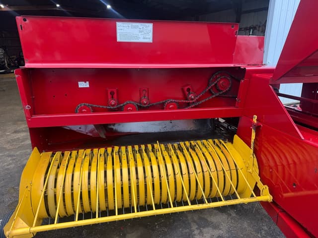 Image of New Holland BC5070 equipment image 4