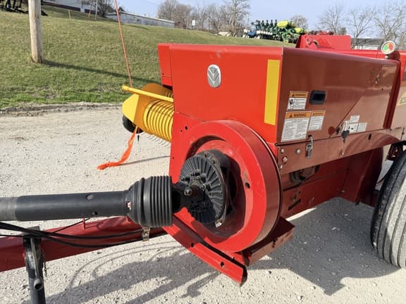 Image of New Holland BC5070 equipment image 2