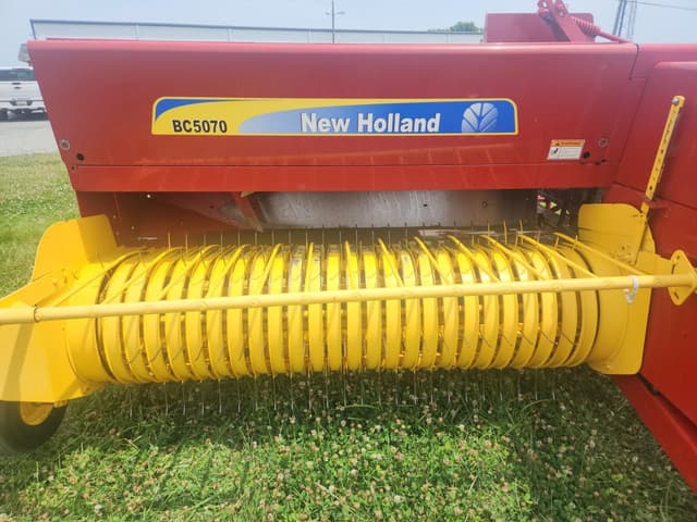Image of New Holland BC5070 equipment image 4