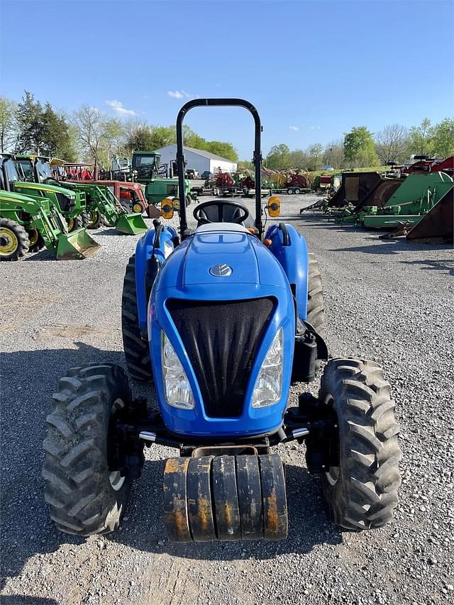 Image of New Holland Boomer 45 equipment image 2