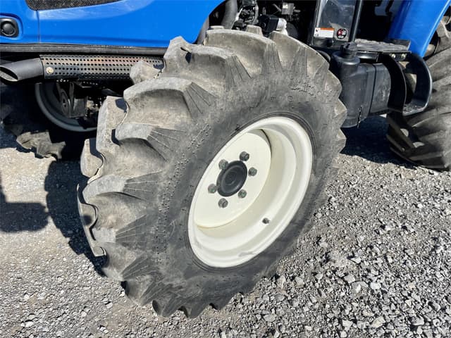 Image of New Holland Boomer 45 equipment image 4