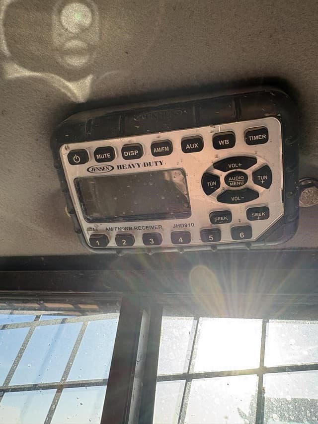 Image of New Holland C232 equipment image 1