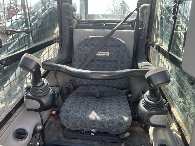 Image of New Holland C238 equipment image 2