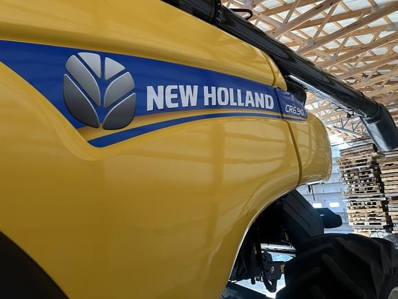 Image of New Holland CR6.90 equipment image 3