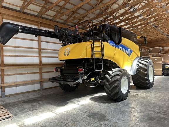 Image of New Holland CR6.90 equipment image 1