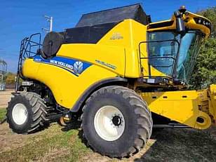 Main image New Holland CR6.90 1