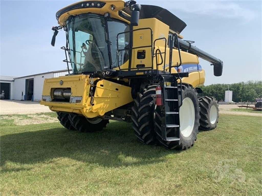 Image of New Holland CR7.90 Primary Image