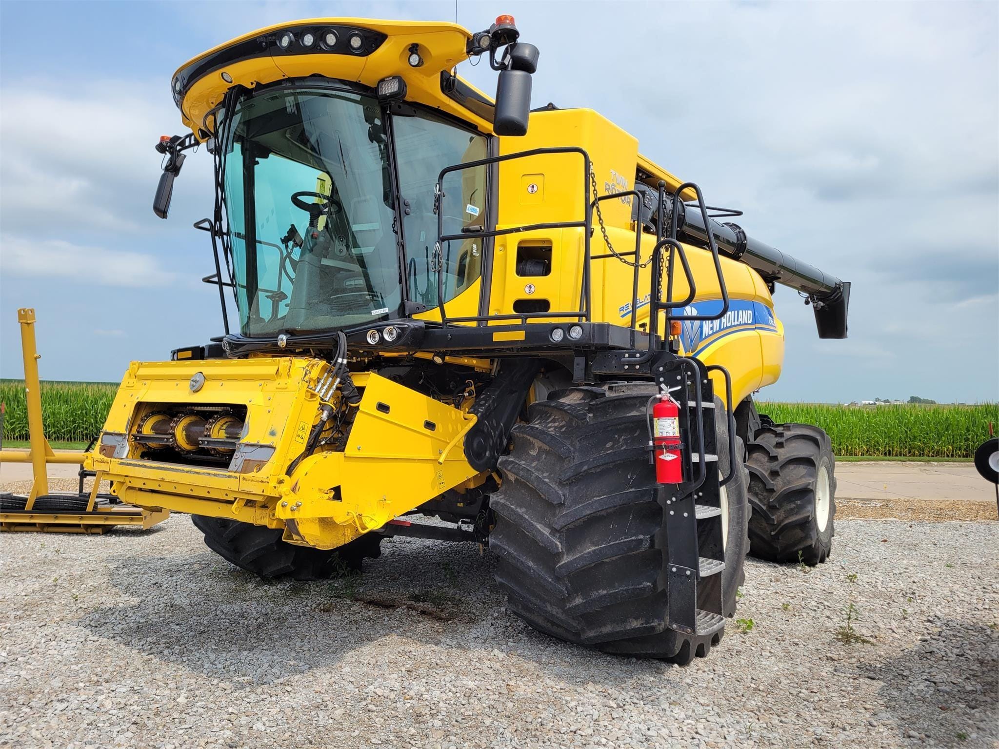 2018 New Holland CR8.90 Equipment Image0