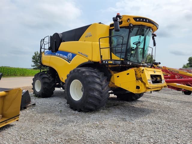 Image of New Holland CR8.90 equipment image 2
