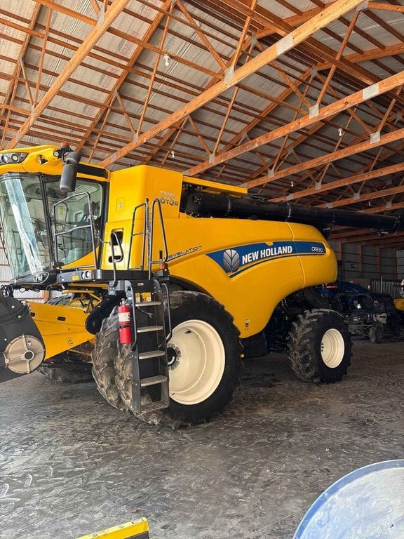 2018 New Holland CR8.90 Equipment Image0