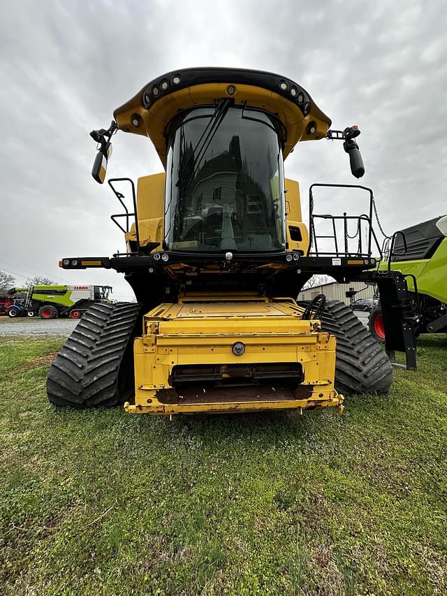 Image of New Holland CR8.90 equipment image 1