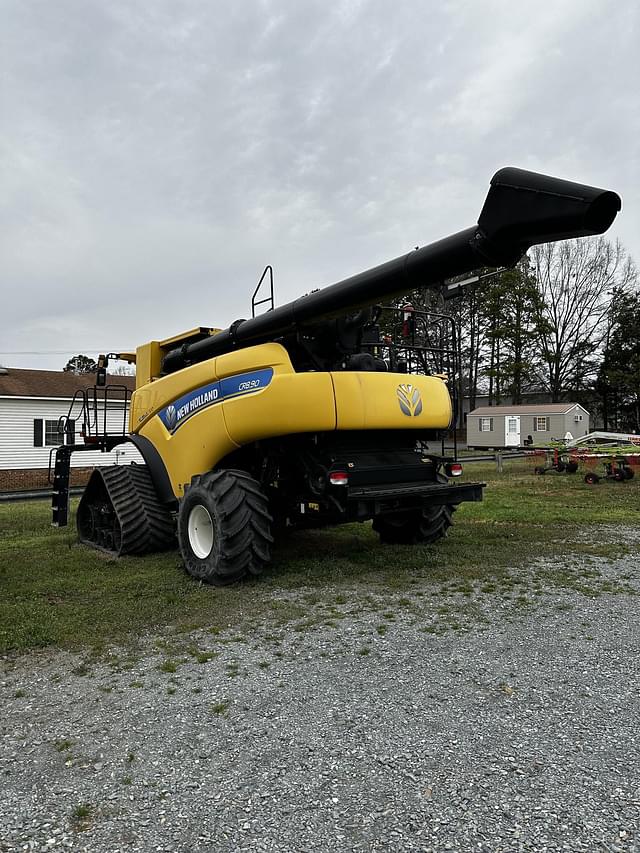 Image of New Holland CR8.90 equipment image 2