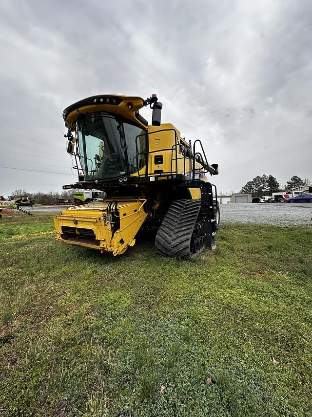 Image of New Holland CR8.90 equipment image 4