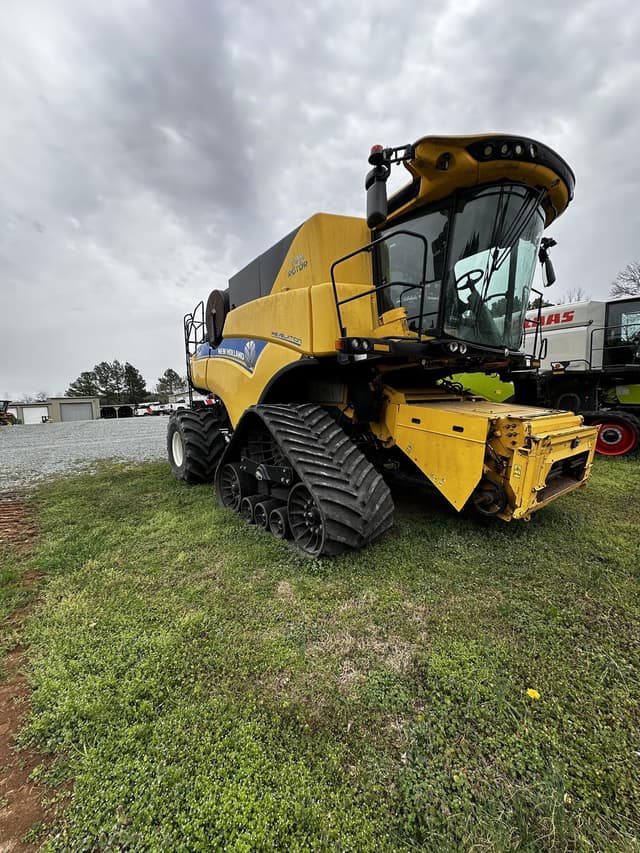 Image of New Holland CR8.90 equipment image 1