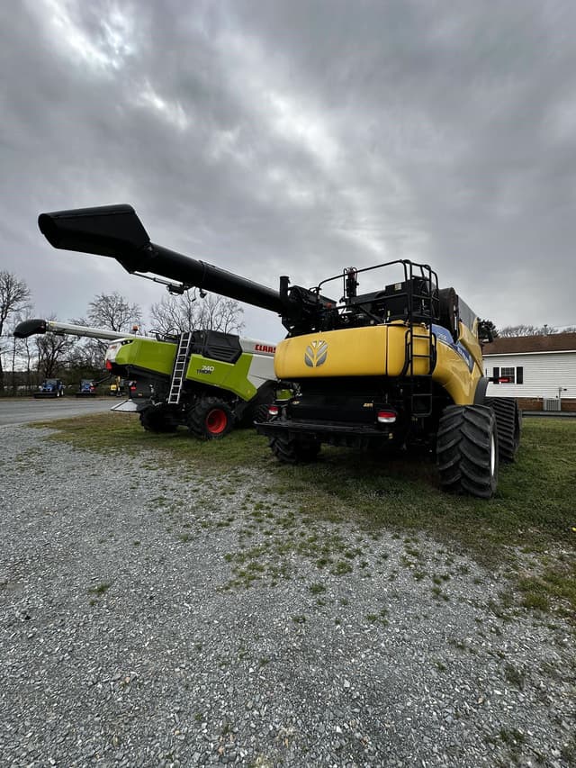 Image of New Holland CR8.90 equipment image 4