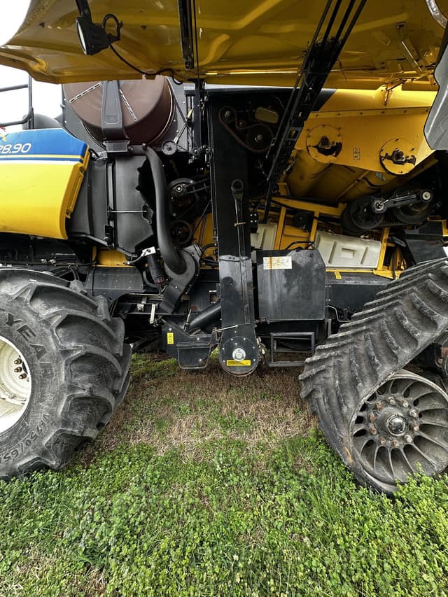 Image of New Holland CR8.90 equipment image 3