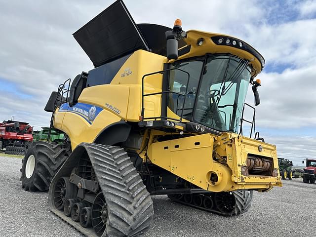 Image of New Holland CR8.90 equipment image 3