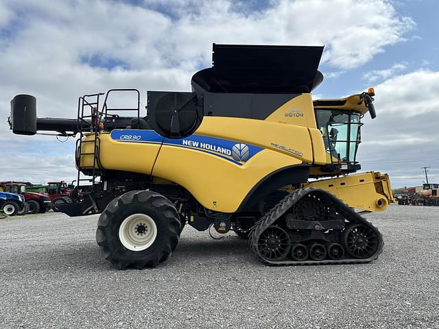 Image of New Holland CR8.90 equipment image 1