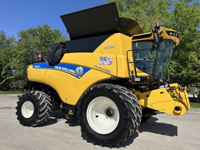 Image of New Holland CR8.90 equipment image 1