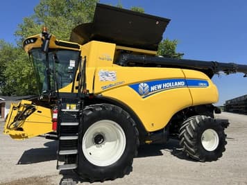 Main image New Holland CR8.90