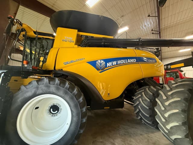 Image of New Holland CR8.90 equipment image 1