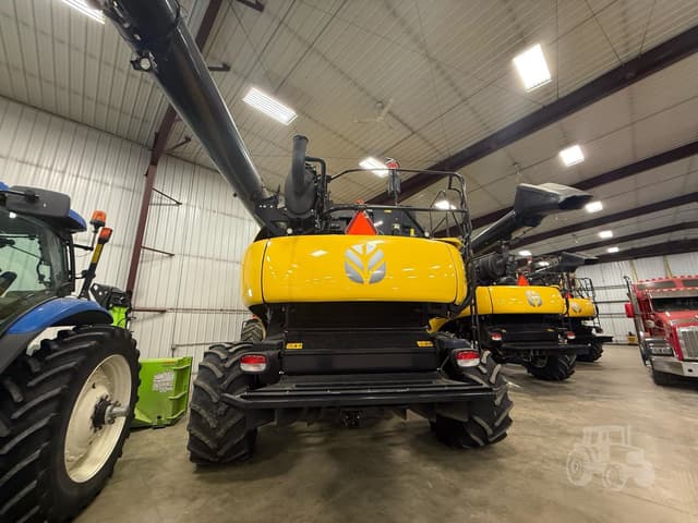 Image of New Holland CR8.90 equipment image 3