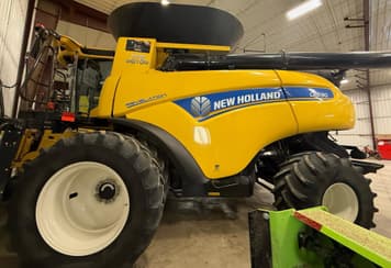 Main image New Holland CR8.90