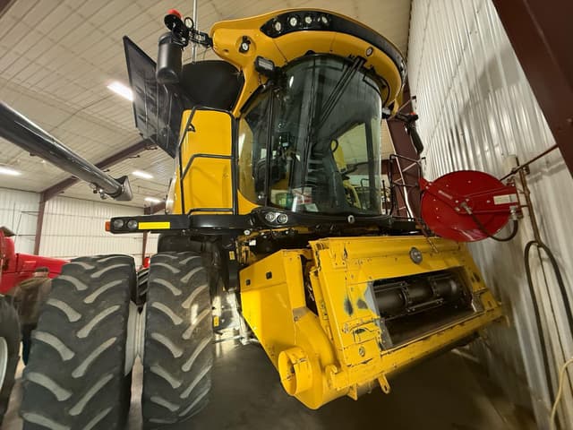 Image of New Holland CR9.90 equipment image 2