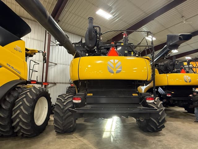 Image of New Holland CR9.90 equipment image 3