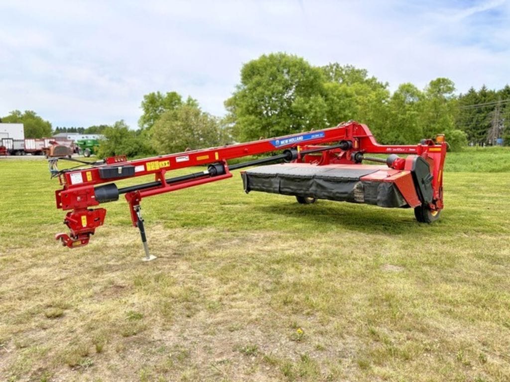2018 New Holland 313 Equipment Image0